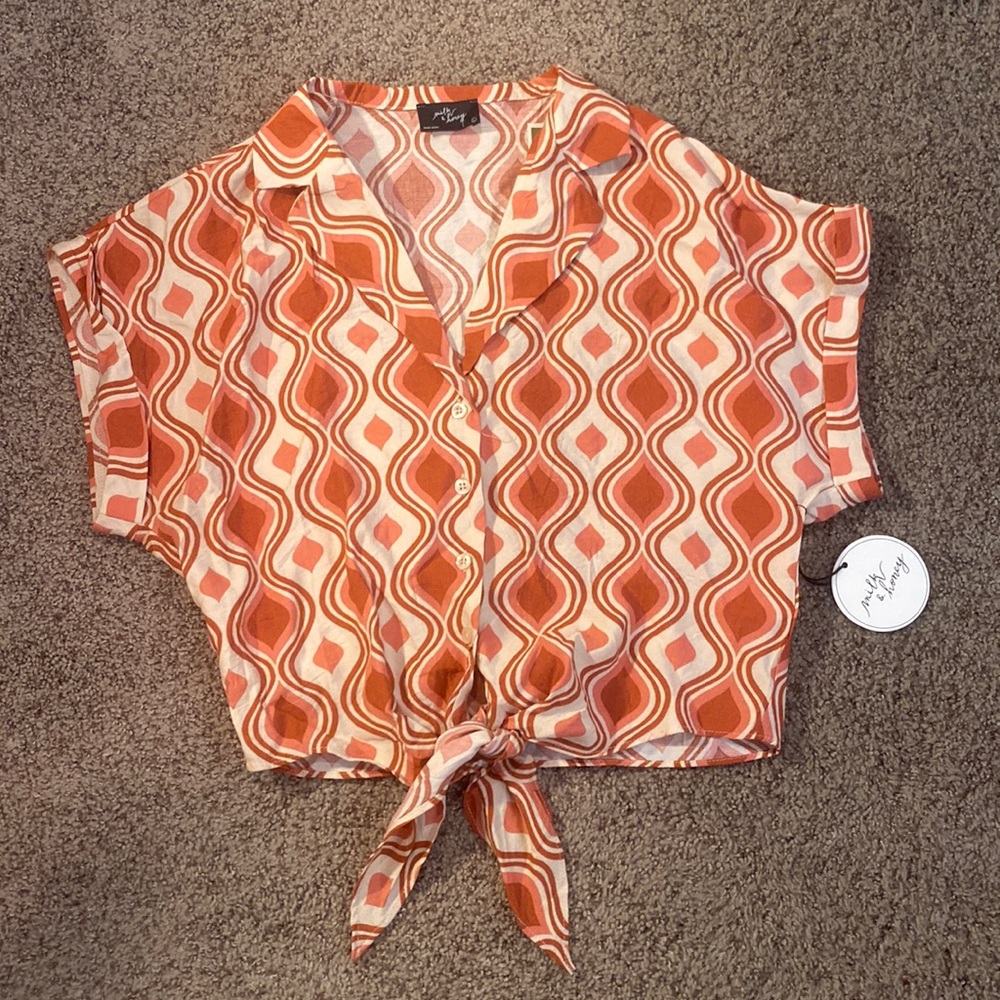 Button down t-shirt with tie